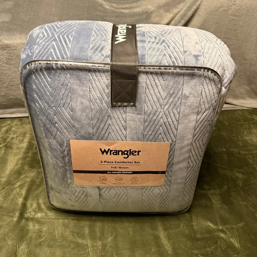 Wrangler Comforter Set Full/Queen Light Blue New 3-Piece Geometric Soft Bedding
